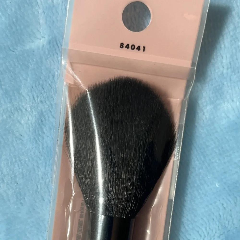 e.l.f. Highlighting / Illuminating Makeup Brush